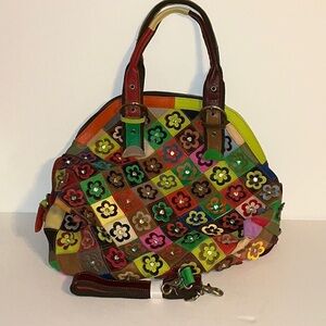 AmeriLeather Weaved Flower Handbag Like New